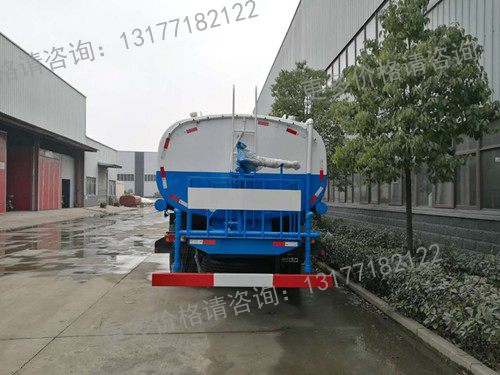老款東風(fēng)后雙橋運(yùn)水灑水車圖片4