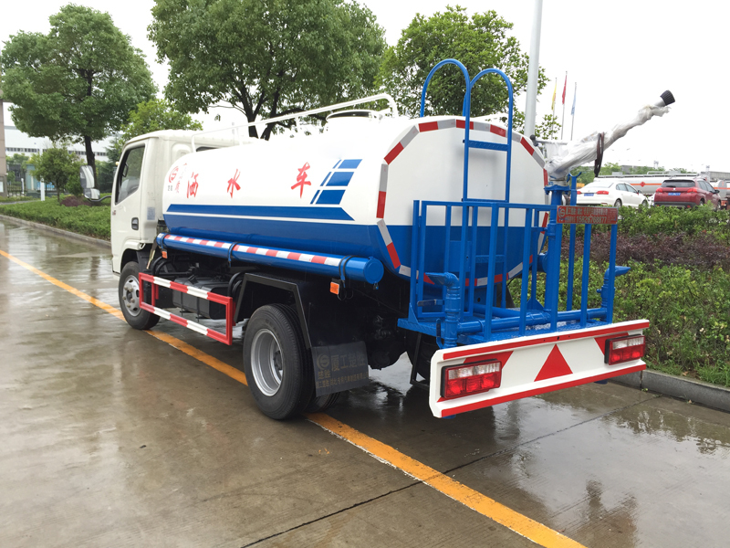 東風(fēng)多利卡4方灑水車（）圖片2