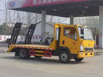 拉6-8噸挖機(jī)重汽王牌平板運(yùn)輸車